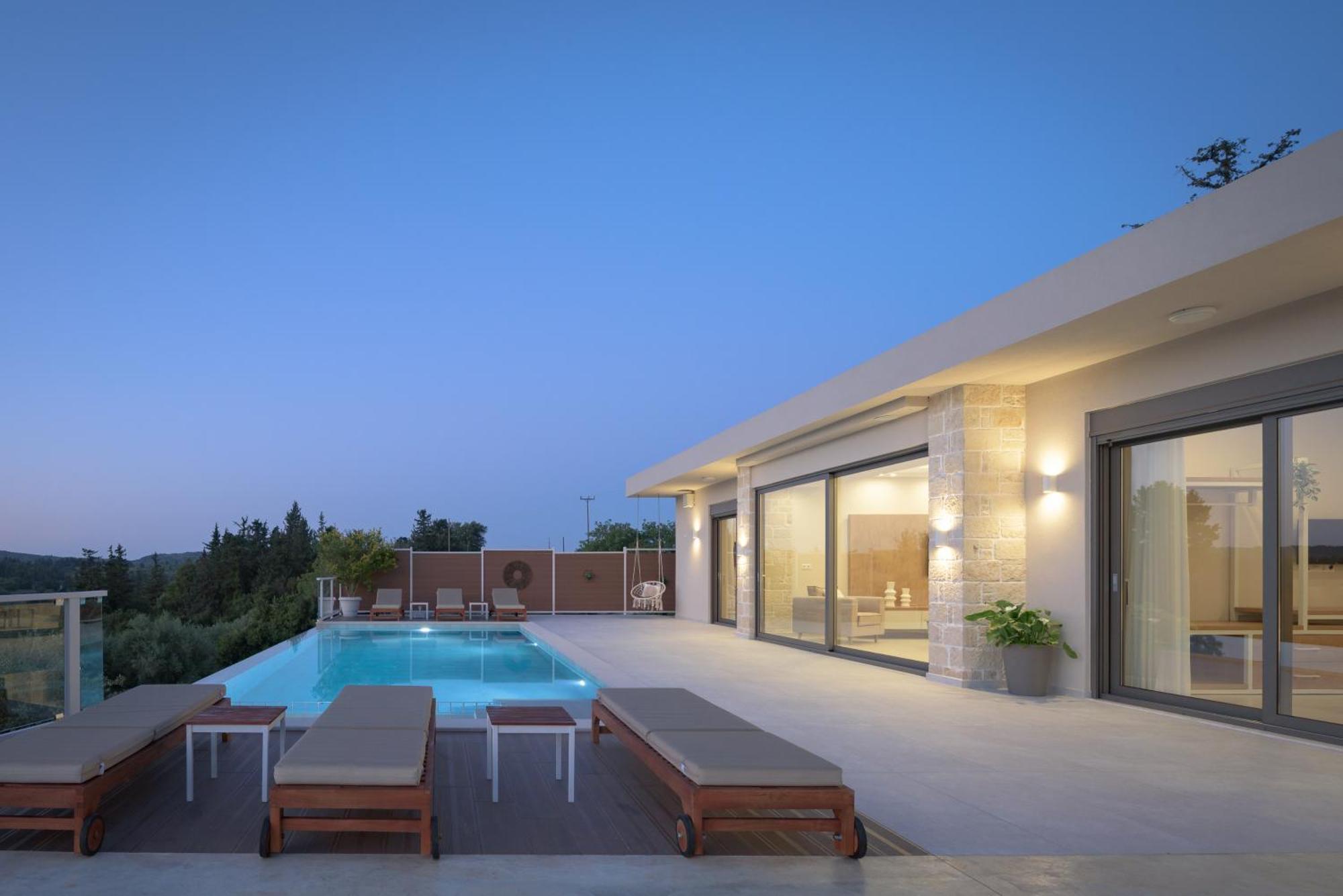 Reflection Villa, With Heated Pool, Close To Sea, By Thinkvilla خانيا المظهر الخارجي الصورة